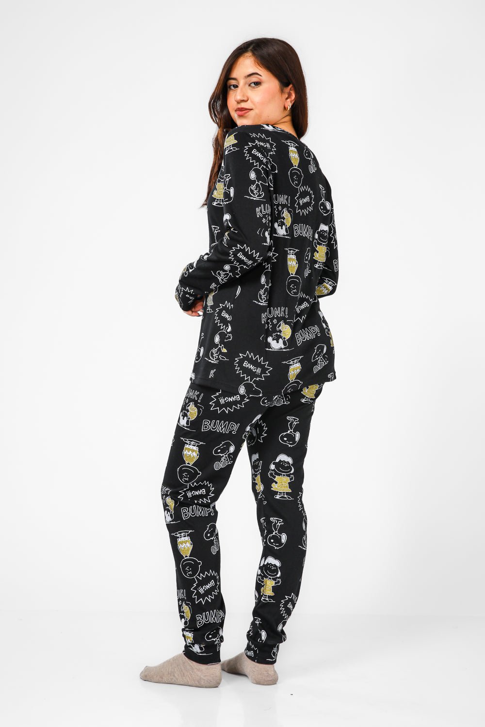 BONITA DE MAS - פיג'מה סנופי קומיקס אינטרלוק בצבע שחור - MASHBIR//365