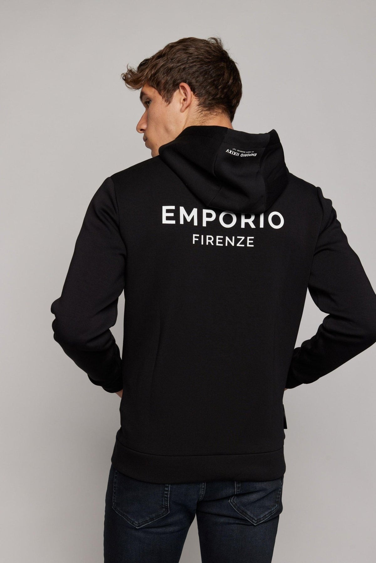 EMPORIO VALENTINI - פוטר קפוצ'ון אסטרו בצבע שחור - MASHBIR//365