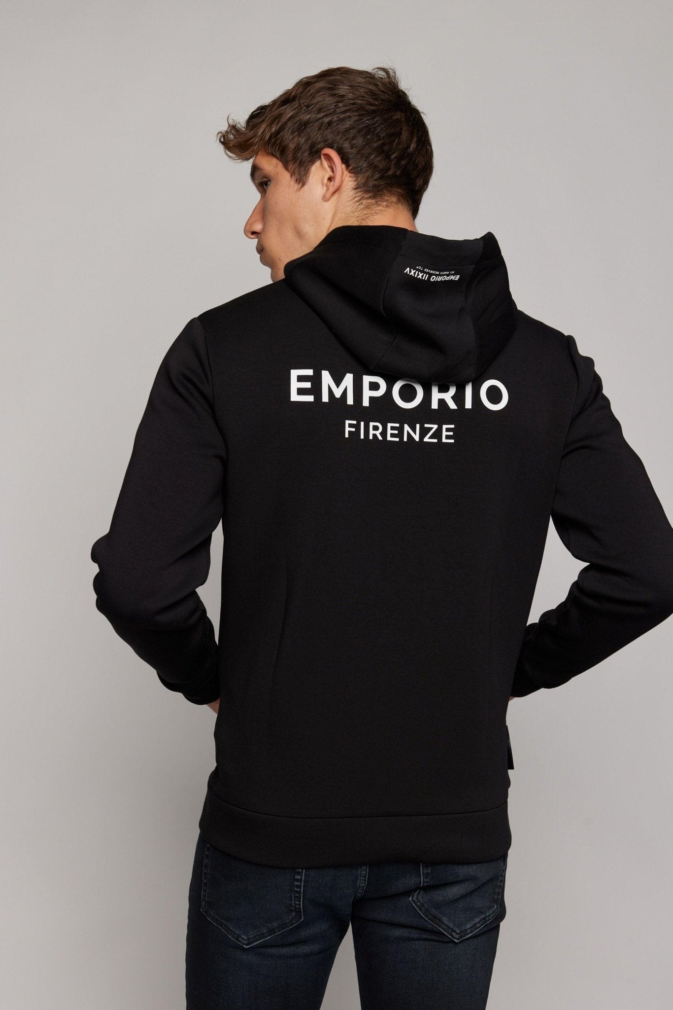 EMPORIO VALENTINI - פוטר קפוצ'ון אסטרו בצבע שחור - MASHBIR//365