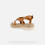 סנדל לנשים SMO.LEA+WOV.TEXT בצבע קאמל - MASHBIR//365