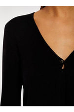 סריג כפתורים בצבע שחור - MASHBIR//365