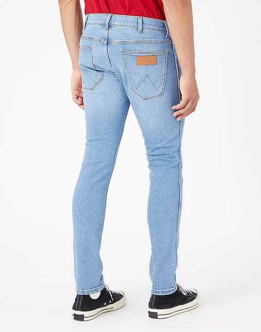 WRANGLER - ג'ינס BRYSON בצבע כחול בהיר - MASHBIR//365