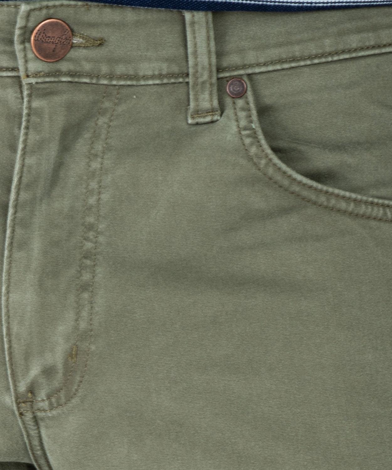 WRANGLER - ג'ינס GREENSBORO בצבע ירוק זית - MASHBIR//365