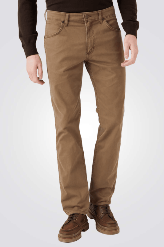 WRANGLER - ג'ינס GREENSBORO בצבע קאמל - MASHBIR//365