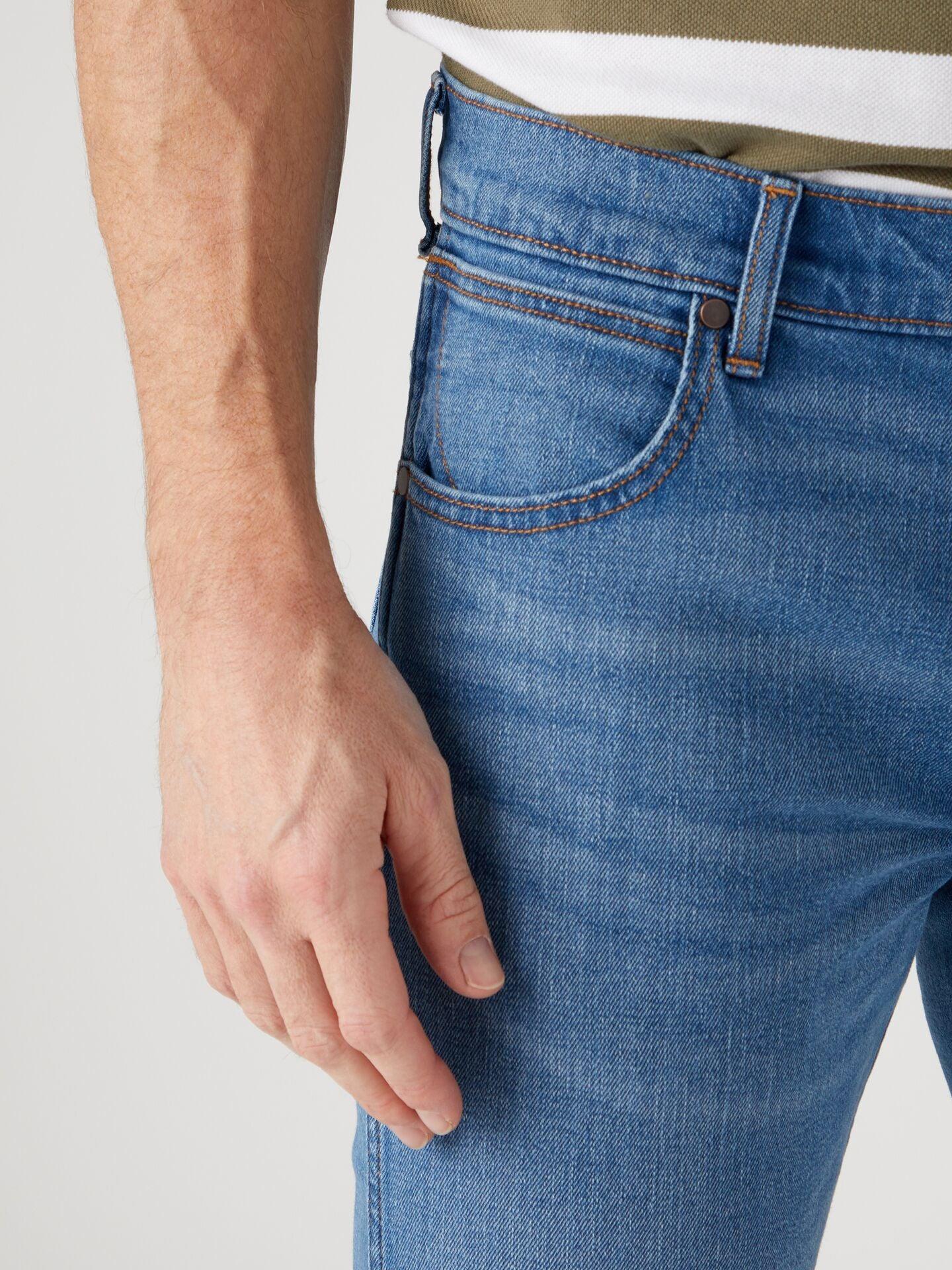 WRANGLER - ג'ינס GREENSBORO בצבע כחול - MASHBIR//365