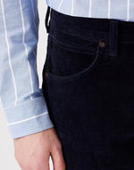 WRANGLER - ג'ינס GREENSBORO LOW STRETCH בצבע נייבי - MASHBIR//365