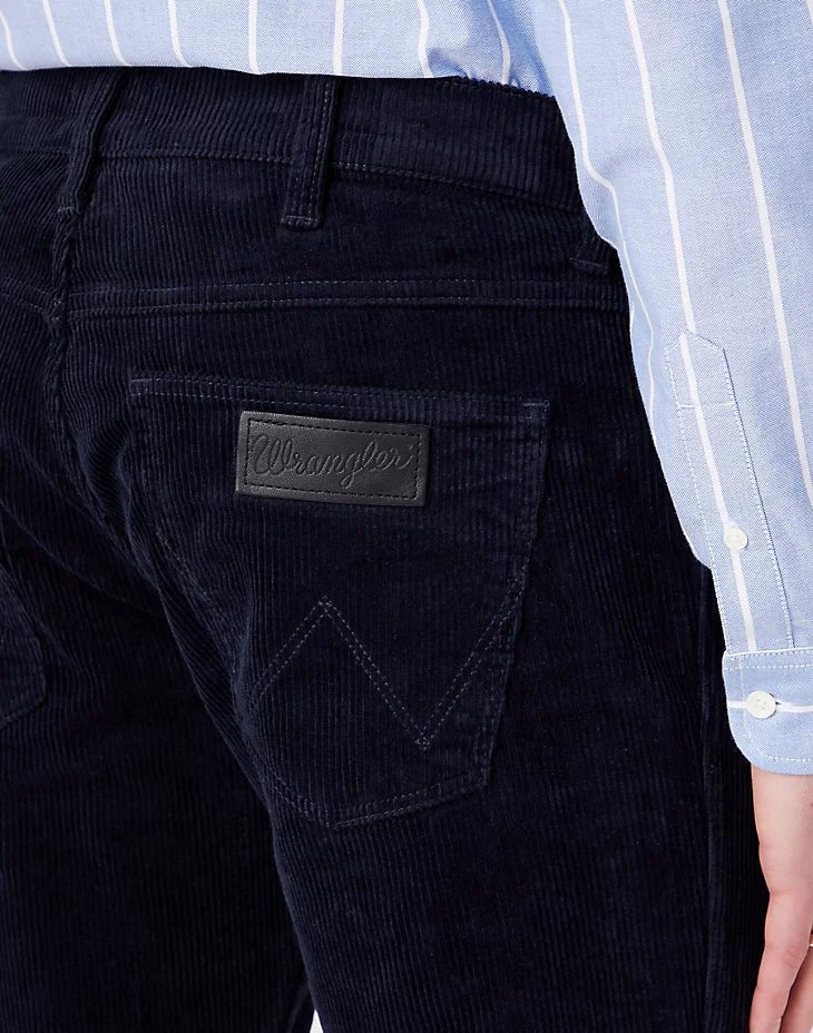 WRANGLER - ג'ינס GREENSBORO LOW STRETCH בצבע נייבי - MASHBIR//365