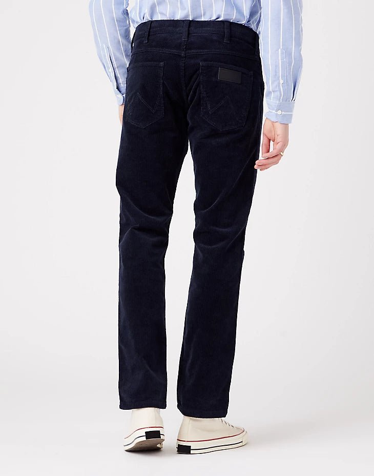 WRANGLER - ג'ינס GREENSBORO LOW STRETCH בצבע נייבי - MASHBIR//365