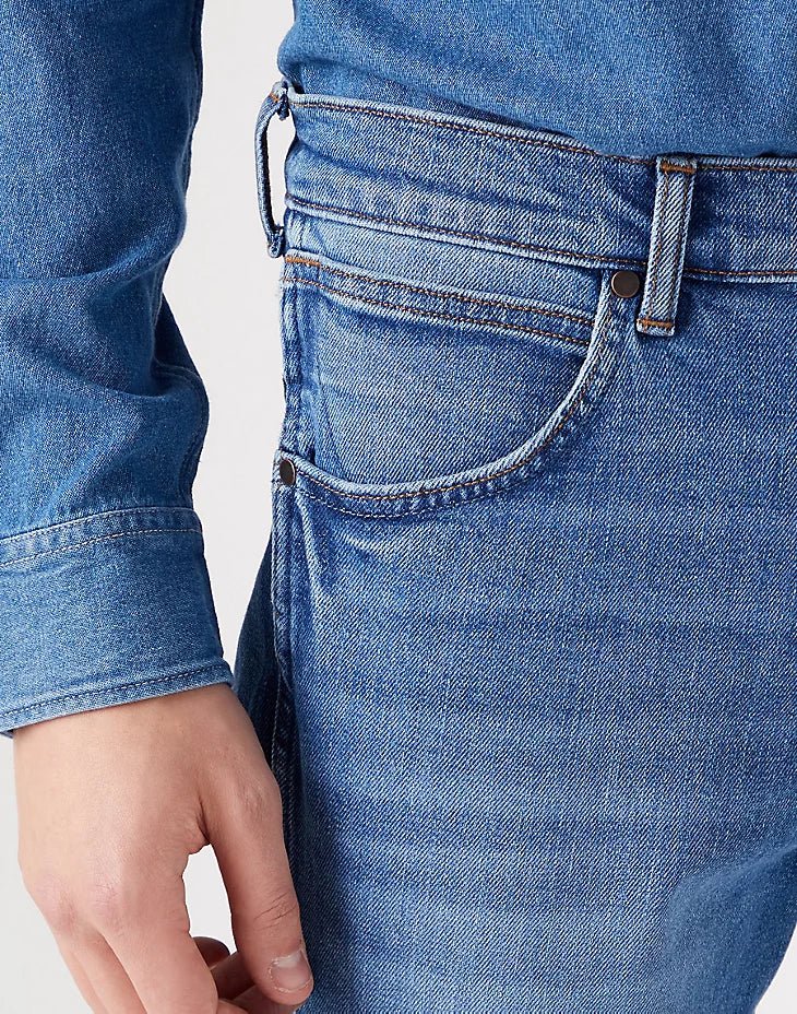 WRANGLER - ג'ינס GREENSBORO סטרץ' בצבע כחול - MASHBIR//365