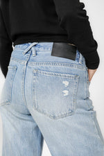 KENNETH COLE - ג'ינס ישר לנשים בצבע כחול בהיר - MASHBIR//365