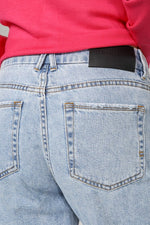 KENNETH COLE - ג'ינס לנשים בצבע כחול בהיר - MASHBIR//365