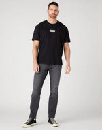 WRANGLER - ג'ינס TEXAS SLIM בצבע שחור משופשף - MASHBIR//365