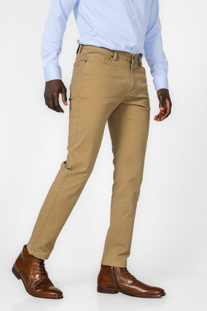 KENNETH COLE - ג'ינס כותנה לייקרה בצבע כאמל - MASHBIR//365