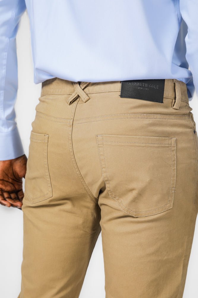 KENNETH COLE - ג'ינס כותנה לייקרה בצבע כאמל - MASHBIR//365