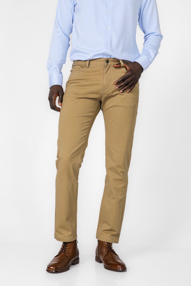 KENNETH COLE - ג'ינס כותנה לייקרה בצבע כאמל - MASHBIR//365