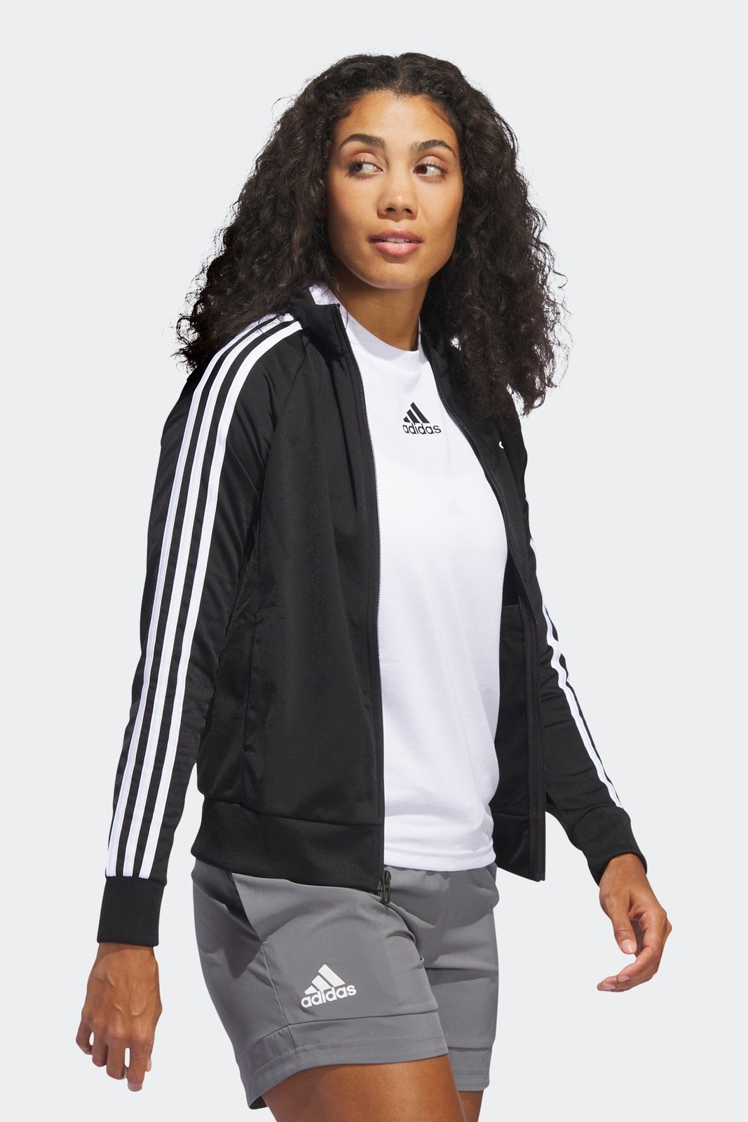 ADIDAS - ג'קט אימון לנשים בצבע שחור - MASHBIR//365