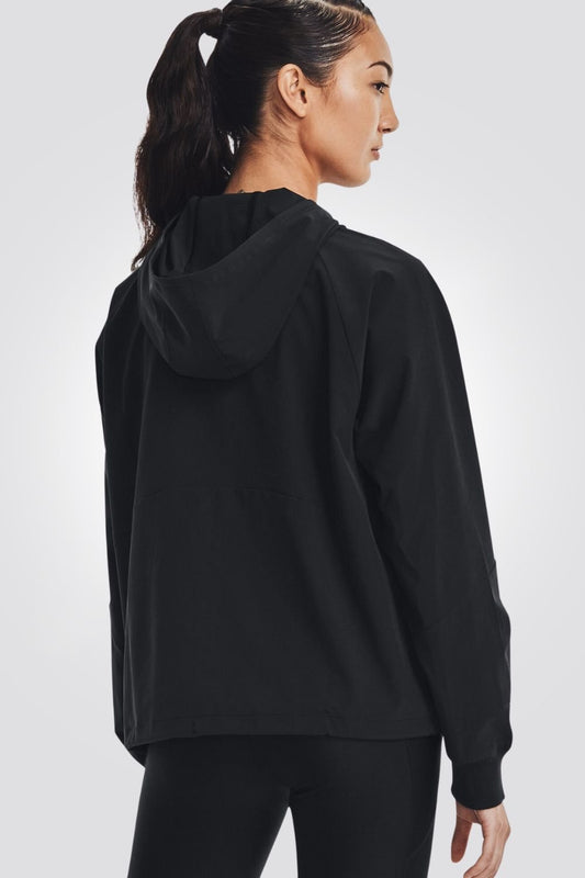 UNDER ARMOUR - ג'קט אימון לנשים בצבע שחור - MASHBIR//365