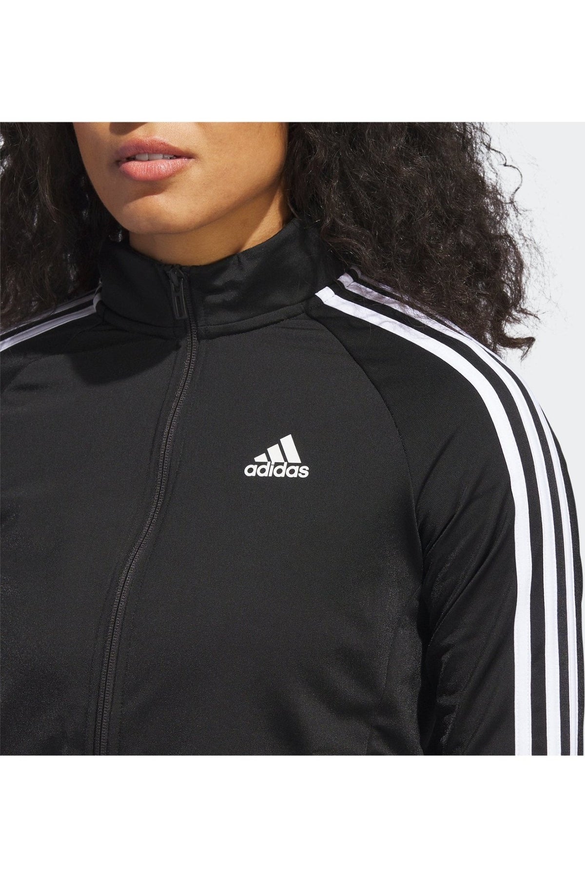 ADIDAS - ג'קט אימון לנשים בצבע שחור - MASHBIR//365