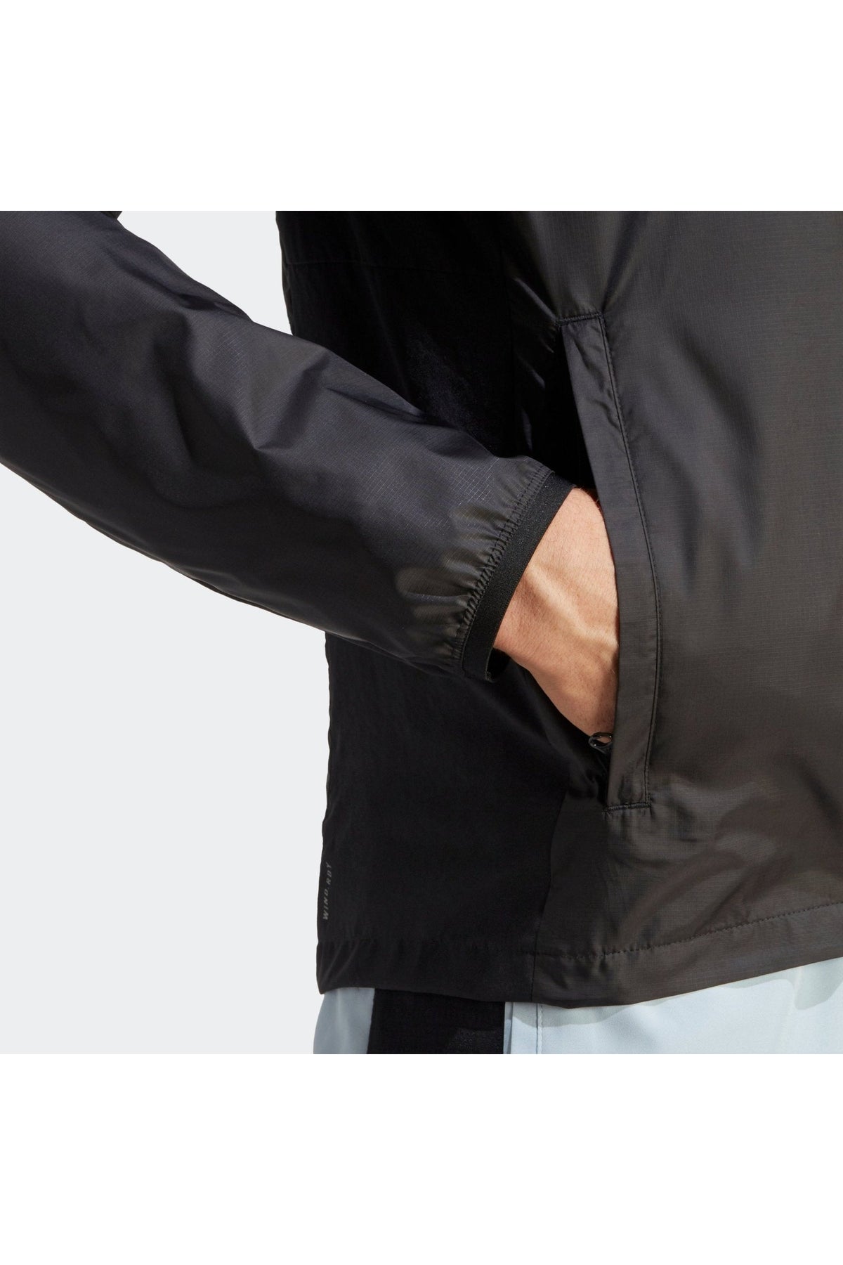 ADIDAS - ג'קט לגברים OWN THE RIUN בצבע שחור - MASHBIR//365