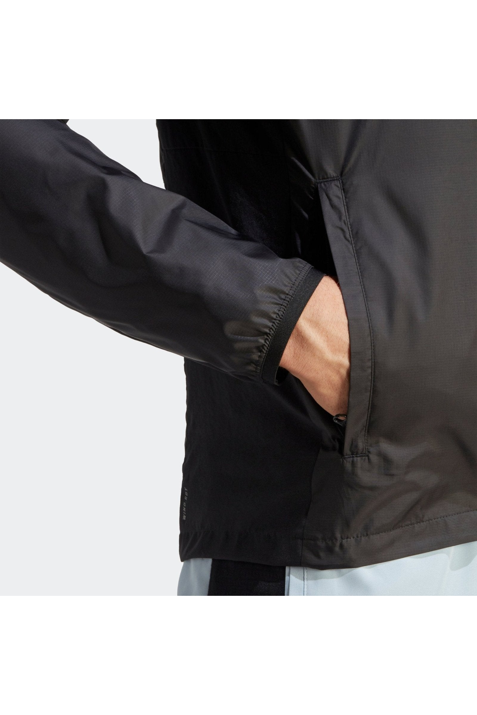 ADIDAS - ג'קט לגברים OWN THE RIUN בצבע שחור - MASHBIR//365