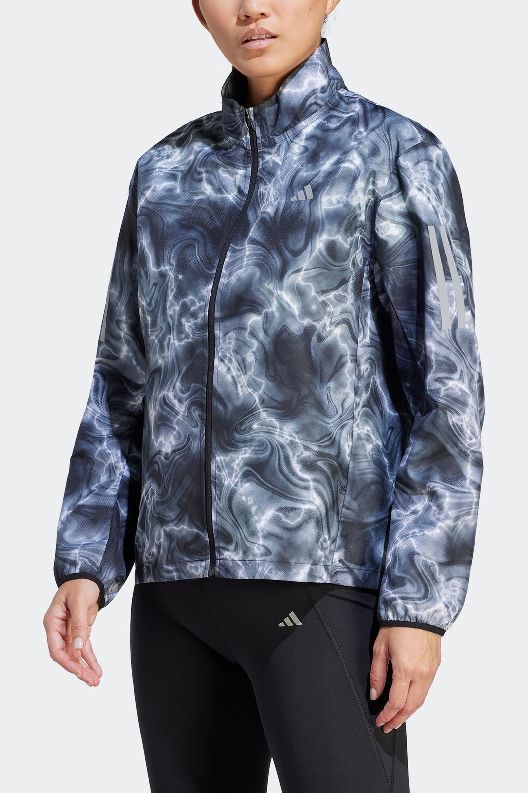 ADIDAS - ג'קט לנשים OWN THE RUN ALLOVER בצבע כחול - MASHBIR//365