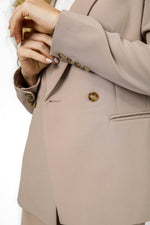 KENNETH COLE - ג'קט מחוייט 2 כפתורים בחזית בצבע בז' - MASHBIR//365