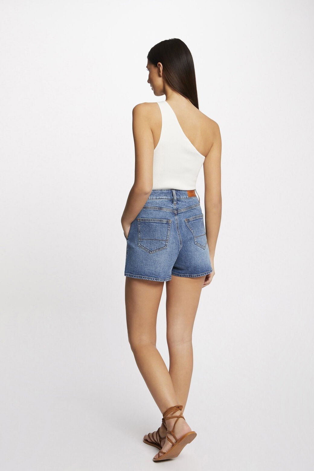 MORGAN - גופיה כתף אחת בצבע לבן - MASHBIR//365