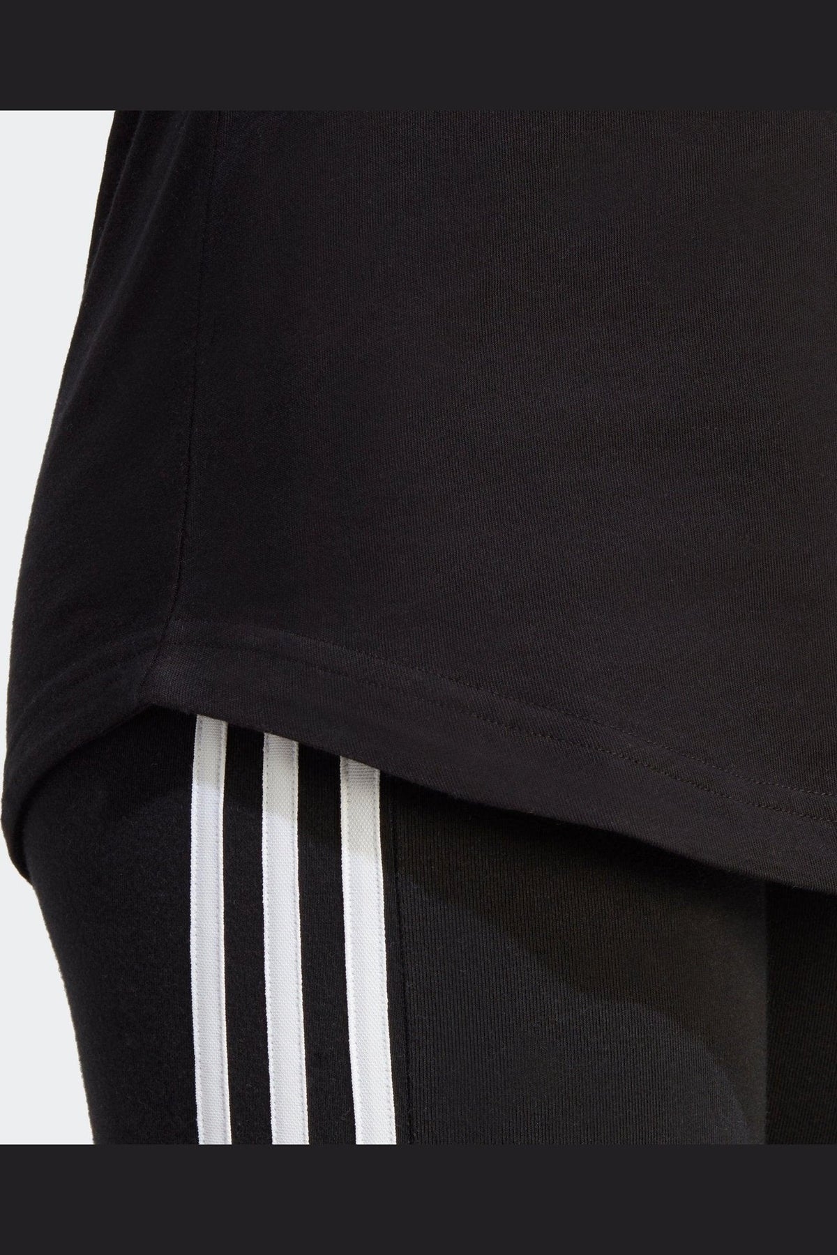 ADIDAS - גופייה לנשים ESSENTIALS LOOSE בצבע שחור - MASHBIR//365