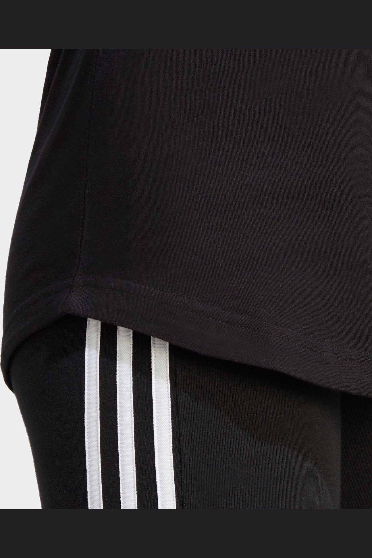 ADIDAS - גופייה לנשים ESSENTIALS LOOSE בצבע שחור - MASHBIR//365