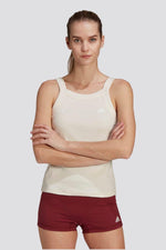 ADIDAS - גופייה YOGA בצבע בז' - MASHBIR//365