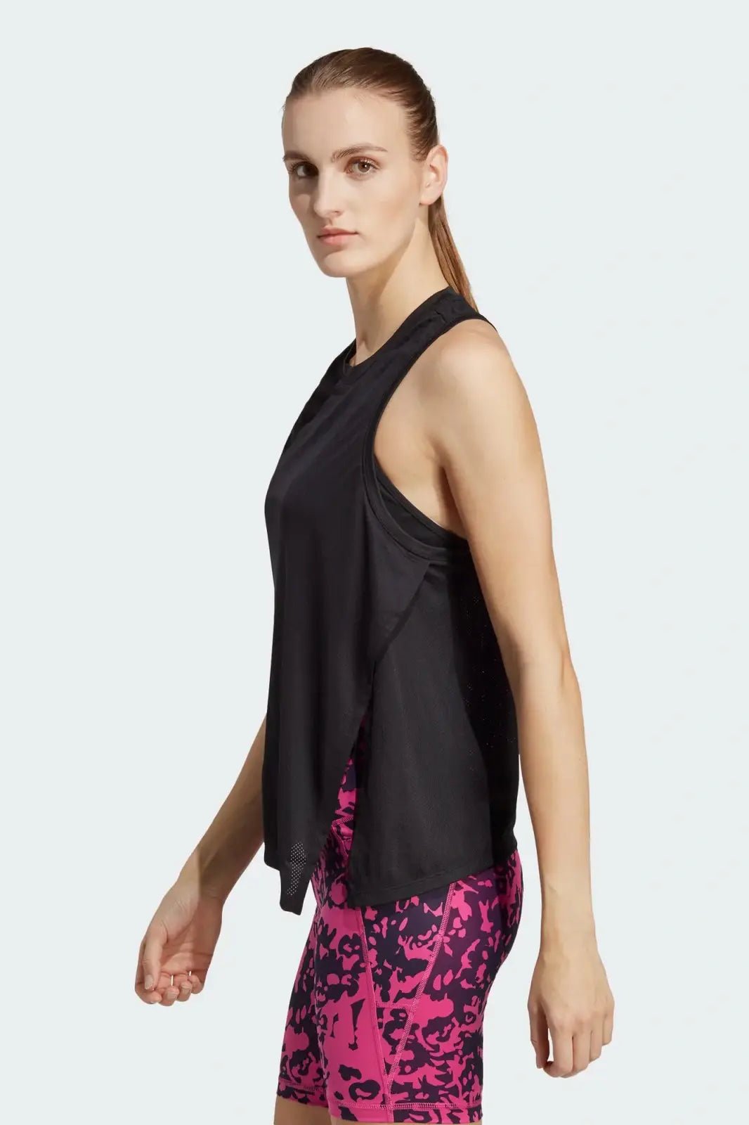 ADIDAS - גופיית אימון HIIT AEROREADY QUICKBURN בצבע שחור - MASHBIR//365