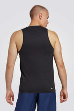 ADIDAS - גופיית אימון לגברים ESSENTIALS FEELREADY בצבע שחור - MASHBIR//365