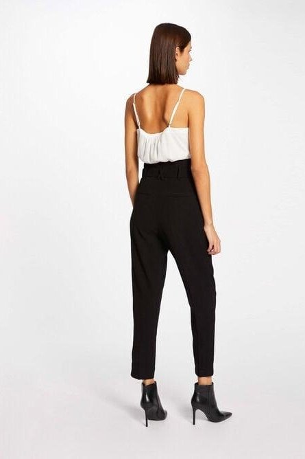 MORGAN - גופיית תחרה בצבע לבן - MASHBIR//365