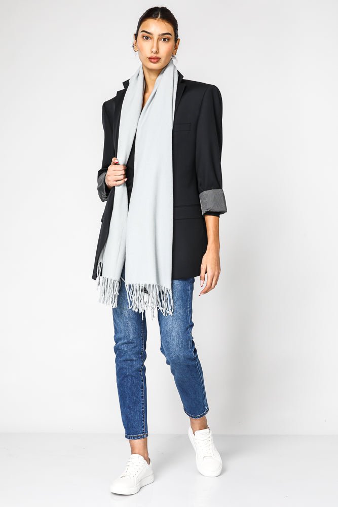 KENNETH COLE - צעיף לנשים בצבע אפור - MASHBIR//365