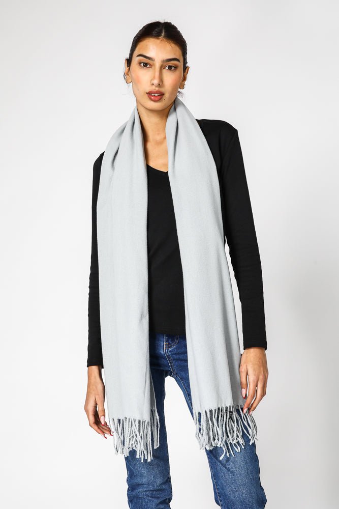 KENNETH COLE - צעיף לנשים בצבע אפור - MASHBIR//365