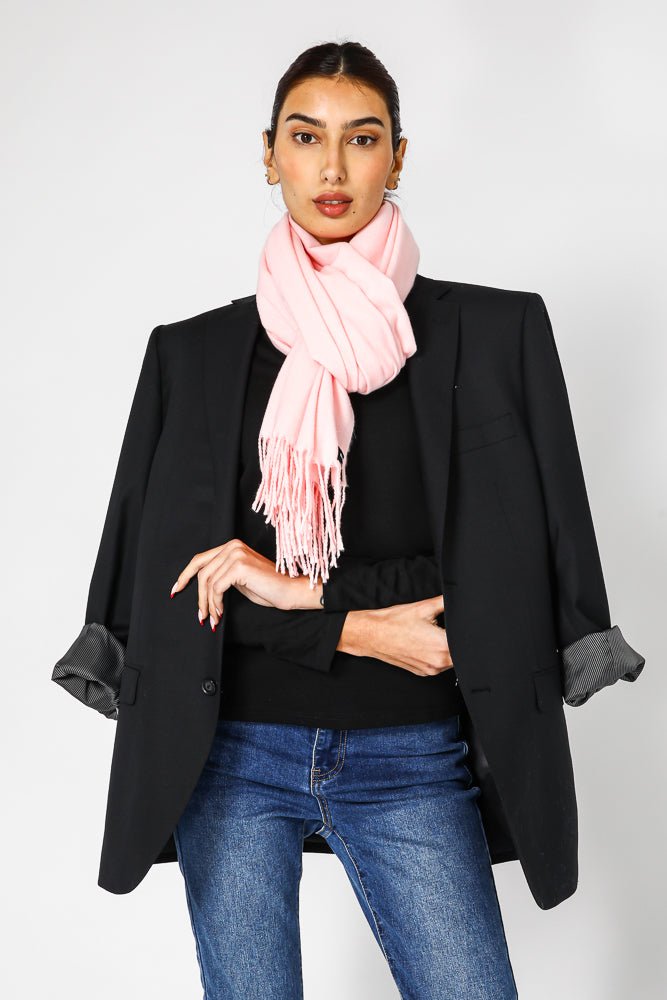 KENNETH COLE - צעיף לנשים בצבע פודרה - MASHBIR//365