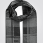 KENNETH COLE - צעיף משובץ בצבע אפור כהה - MASHBIR//365 - 1