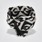 KENNETH COLE - צעיף מעוצב לנשים בצבע שחור ולבן - MASHBIR//365 - 1