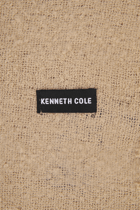 KENNETH COLE - צעיף נשים בוקלה בצבע בז' - MASHBIR//365