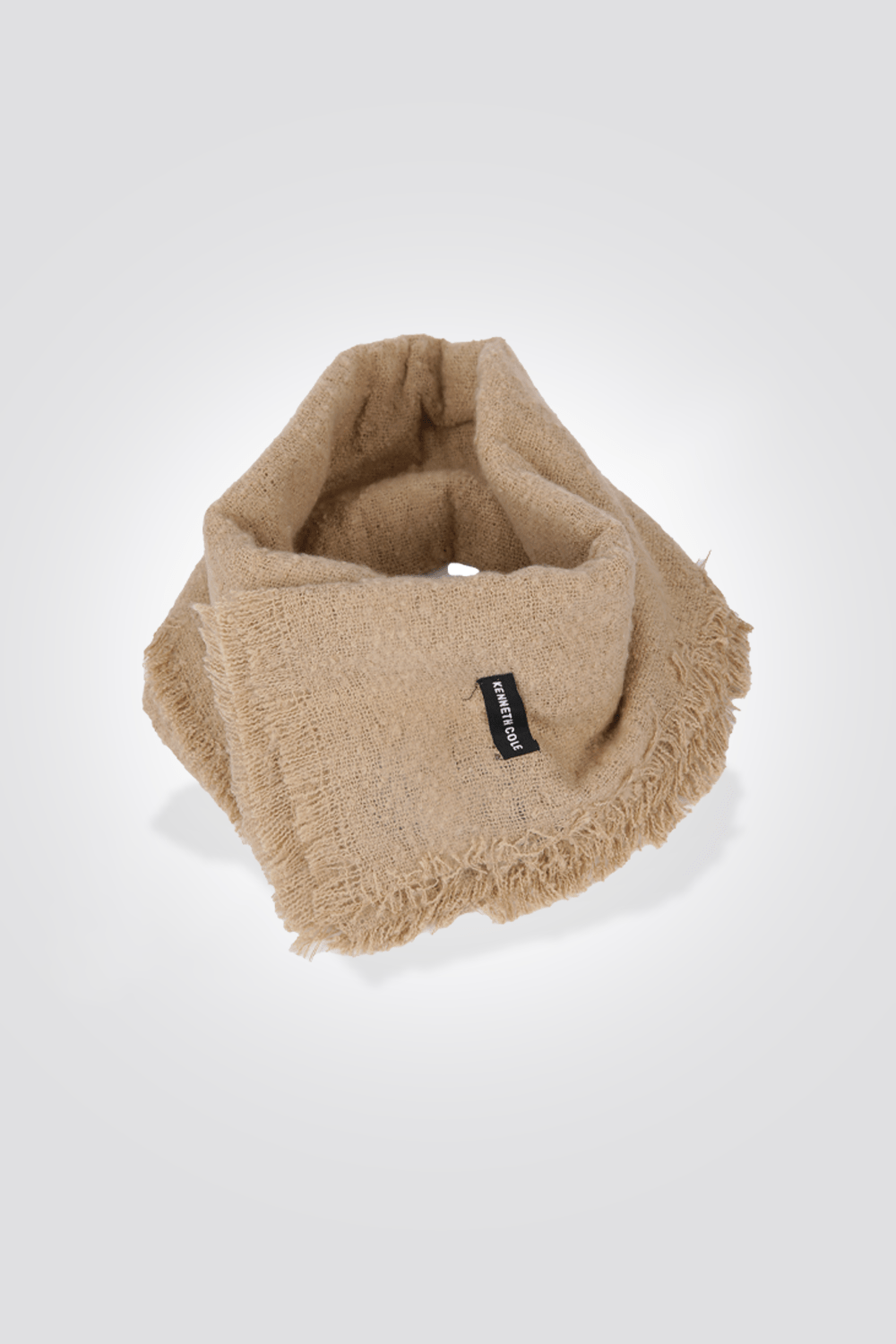 KENNETH COLE - צעיף נשים בוקלה בצבע בז' - MASHBIR//365