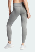 ADIDAS - טייץ ארוך לנשים בצבע אפור - MASHBIR//365