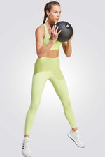 ADIDAS - טייץ ESSENTIALS HIGH WAISTED 7/8 בצבע ירוק זוהר - MASHBIR//365