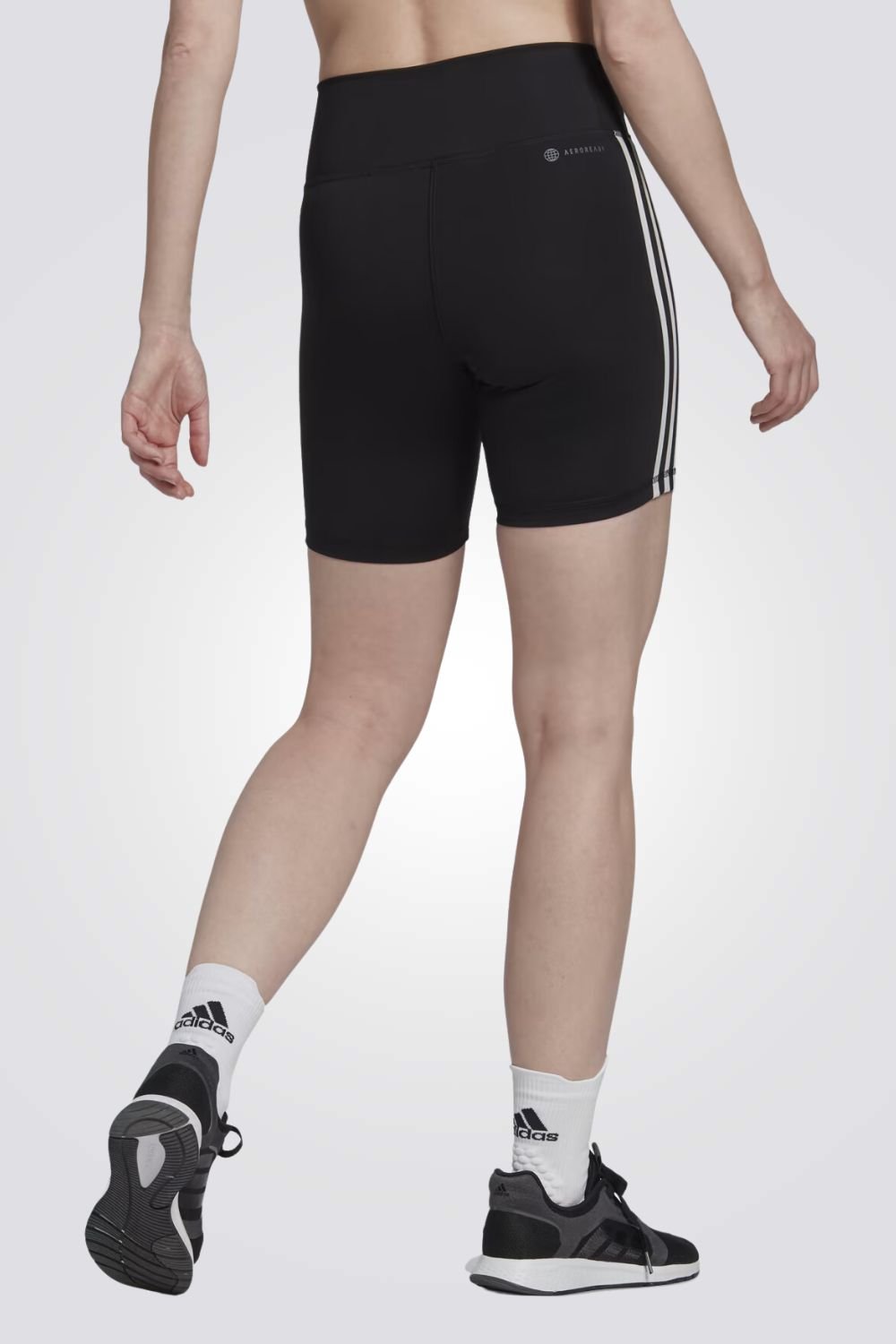 ADIDAS - טייץ קצר לנשים בצבע שחור - MASHBIR//365