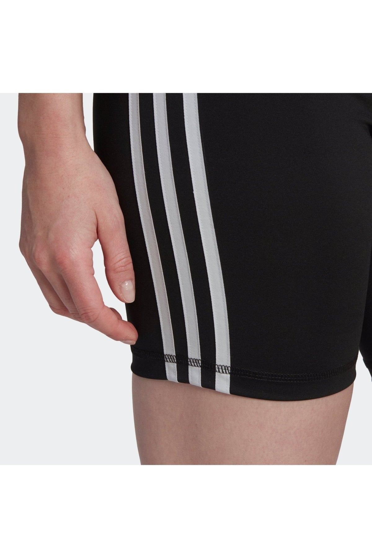 ADIDAS - טייץ קצר לנשים בצבע שחור - MASHBIR//365