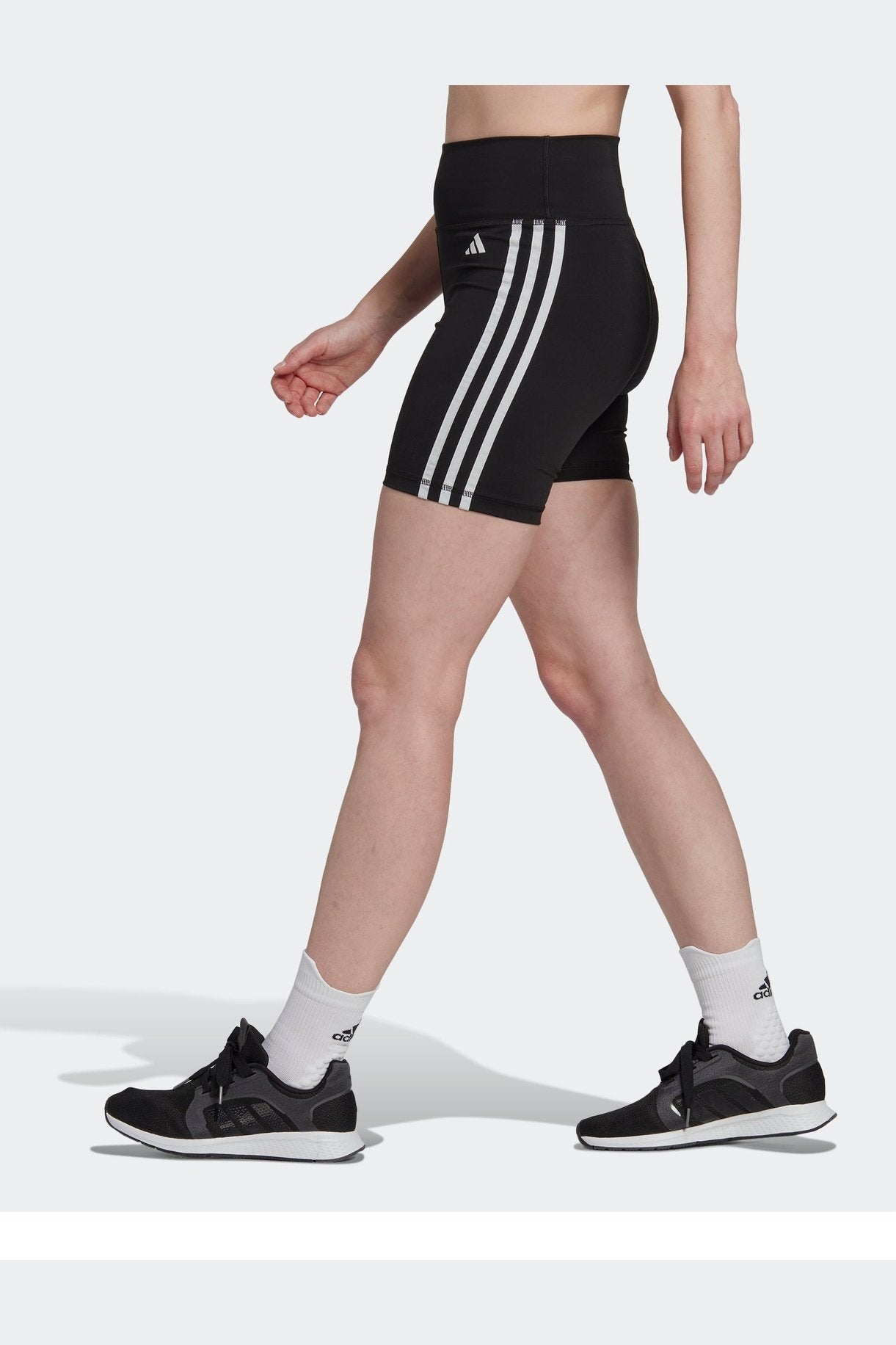 ADIDAS - טייץ קצר לנשים בצבע שחור - MASHBIR//365