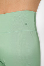 CHAMPION - טייץ LEGACY-LEGGINGS בצבע ירוק - MASHBIR//365