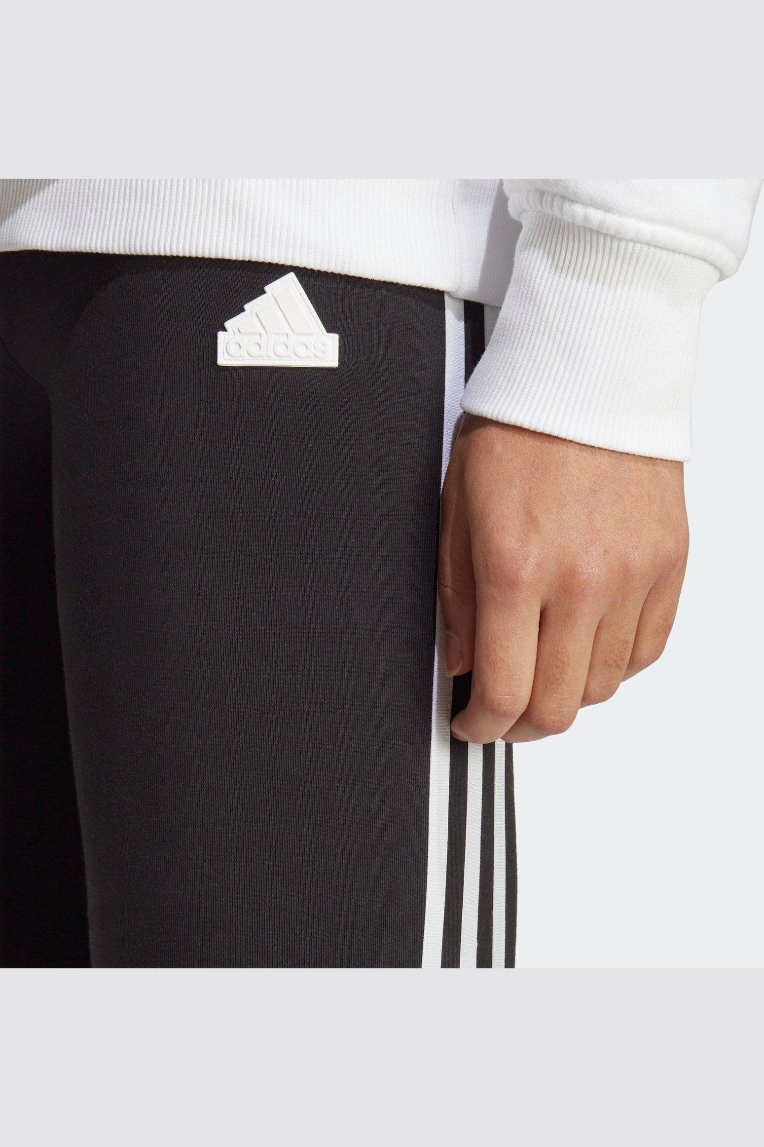 ADIDAS - טייץ לנשים W FI 3S בצבע שחור - MASHBIR//365