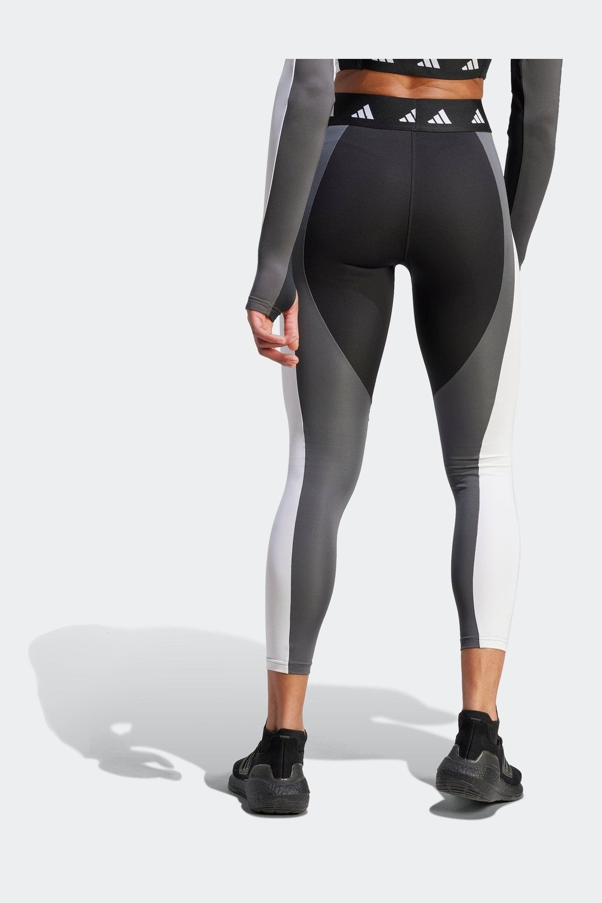 ADIDAS - טייץ TECHFIT COLORBLOCK 7/8 בגווני אפור לבן שחור - MASHBIR//365