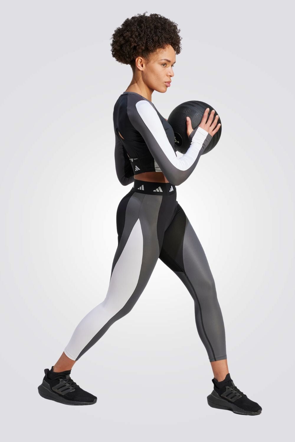 ADIDAS - טייץ TECHFIT COLORBLOCK 7/8 בגווני אפור לבן שחור - MASHBIR//365