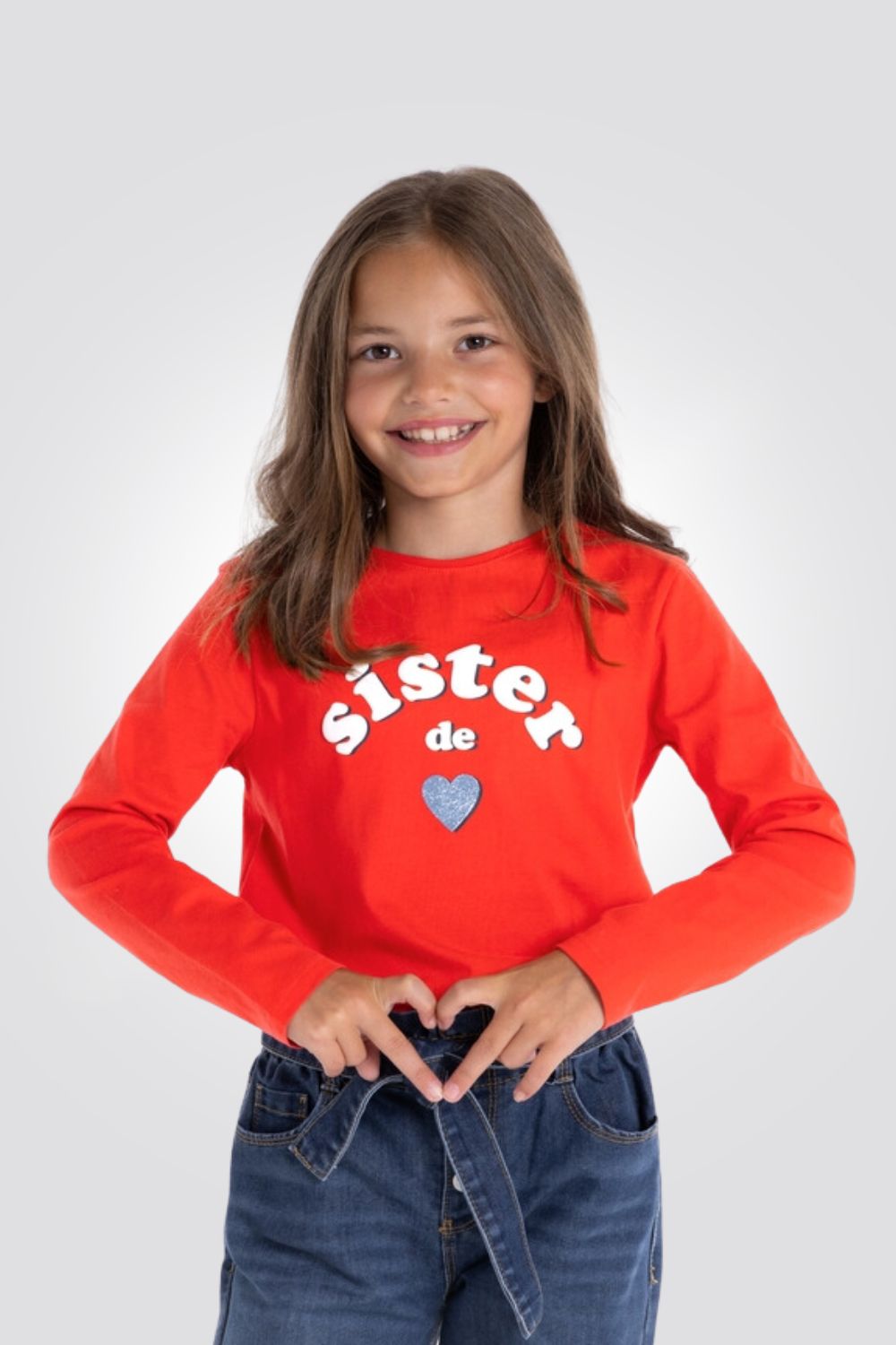 OKAIDI - טישירט אדומה עם שרוולים ארוכים והדפס SISTER - MASHBIR//365